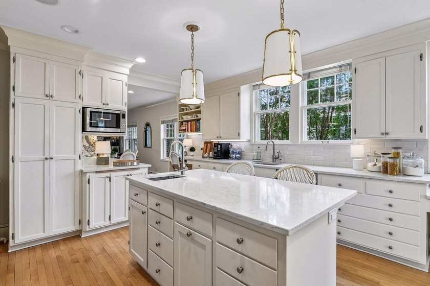 Enchanting red brick center hall Colonial on coveted West Lake - photo 23