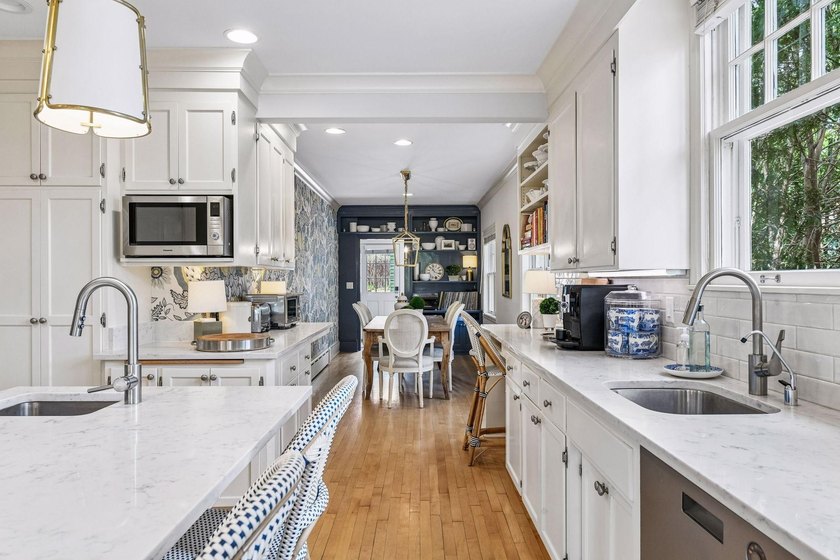Enchanting red brick center hall Colonial on coveted West Lake - photo 28
