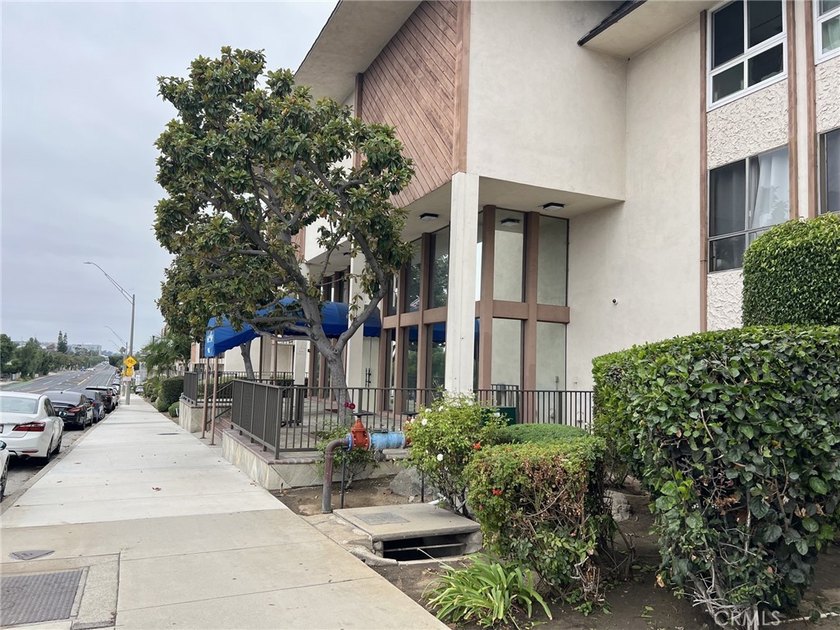 This is a Short Sale, subject to lender approval. Welcome to the - photo 29
