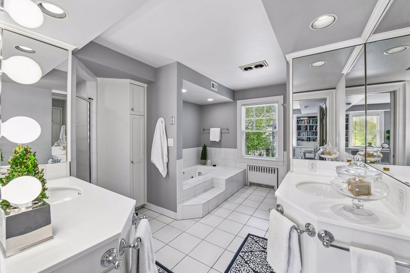 Enchanting red brick center hall Colonial on coveted West Lake - photo 42