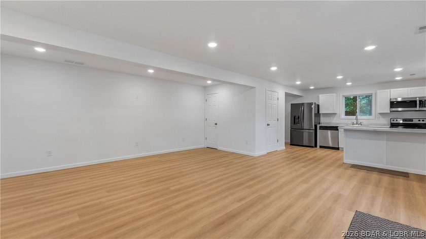 Welcome to 338 Crane Cove - a stunning, fully remodeled Lake of - photo 7