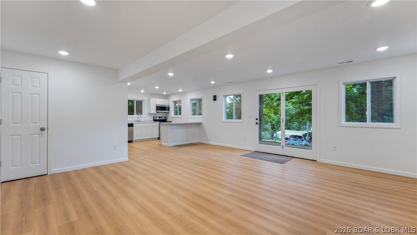 Welcome to 338 Crane Cove - a stunning, fully remodeled Lake of - photo 9