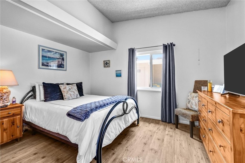 Discover a conveniently located end-unit residence in Mutual 1 - photo 15