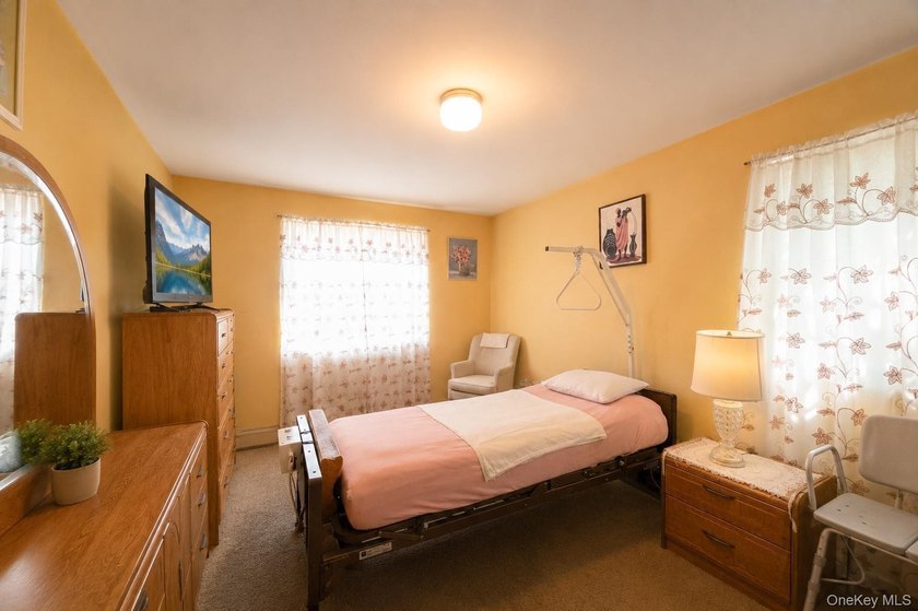 Rare opportunity to own an end-unit, ground-floor condo with a - photo 20