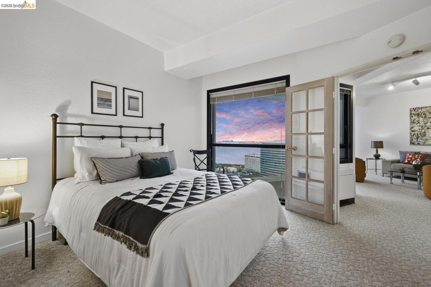 Perched on the 27th floor in Emeryville's highly sought after - photo 21