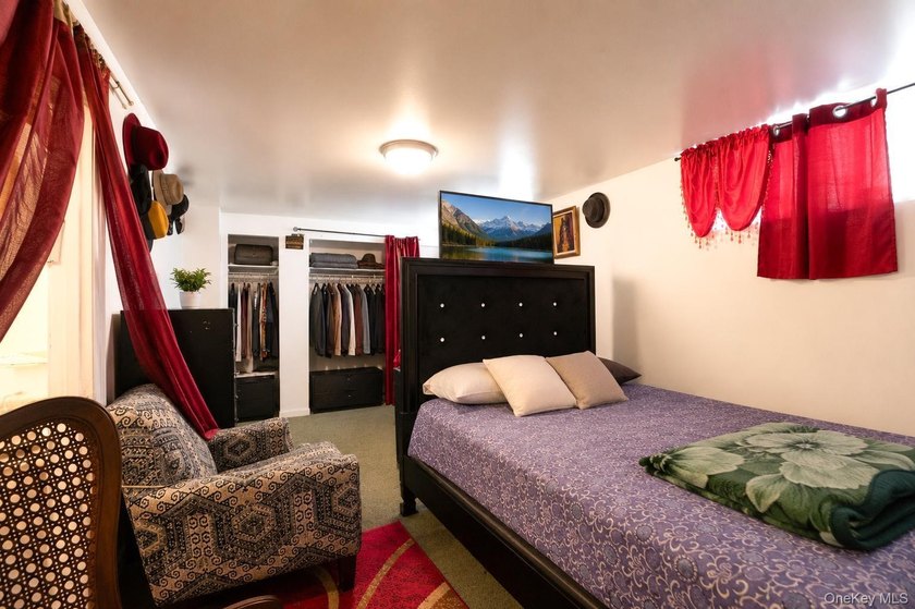 Rare opportunity to own an end-unit, ground-floor condo with a - photo 24