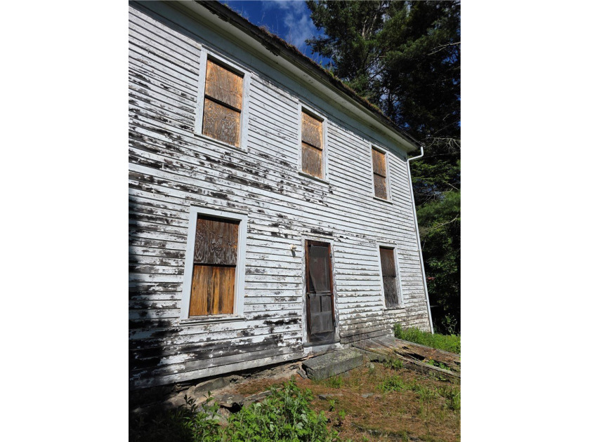 Looking for a true restoration project with high equity - photo 2