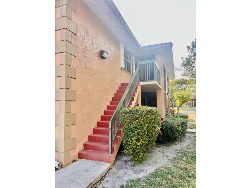 Vacant. all tile , granite countertop, 2 parking spaces - photo 35