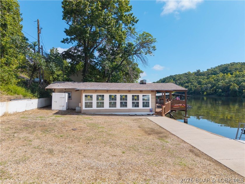 Incredible views with two beautiful homes that set the stage for - photo 3