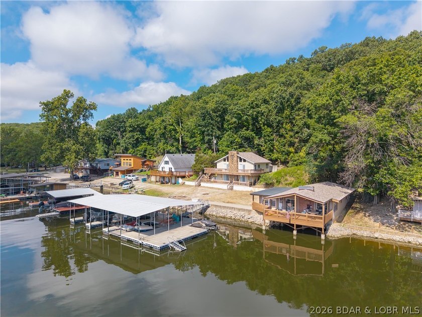 Incredible views with two beautiful homes that set the stage for - photo 6