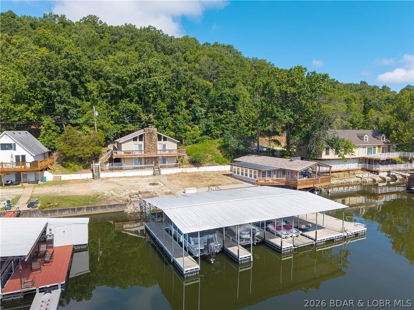 Incredible views with two beautiful homes that set the stage for - photo 8