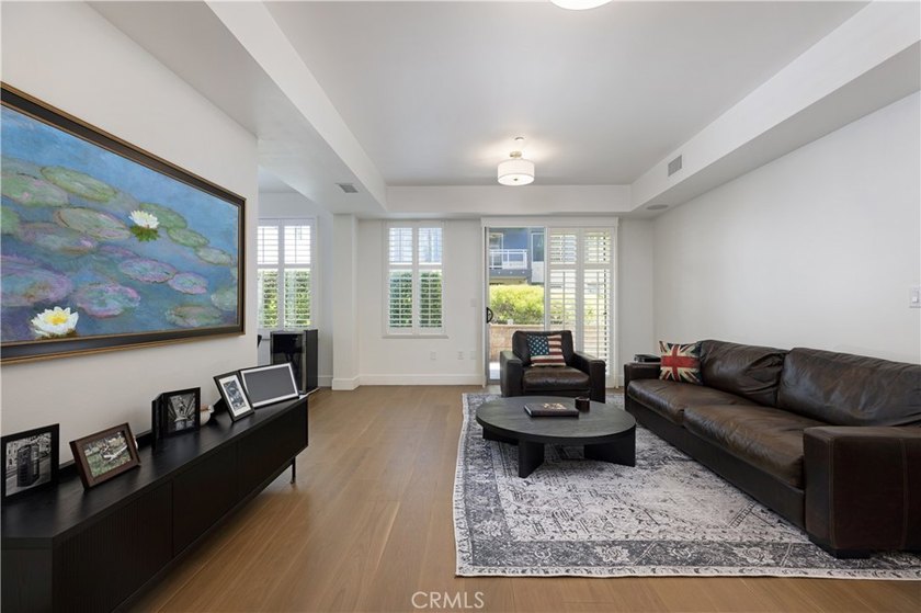 Welcome to 150 The Promenade N #202, a fully renovated - photo 11