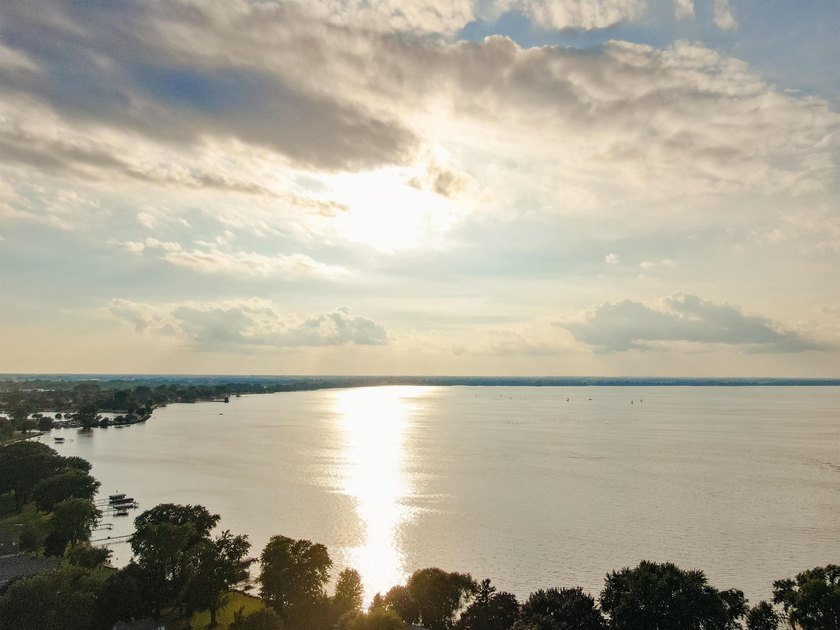 Enjoy lakefront living on the south end of Lake Winnebago! This - photo 11