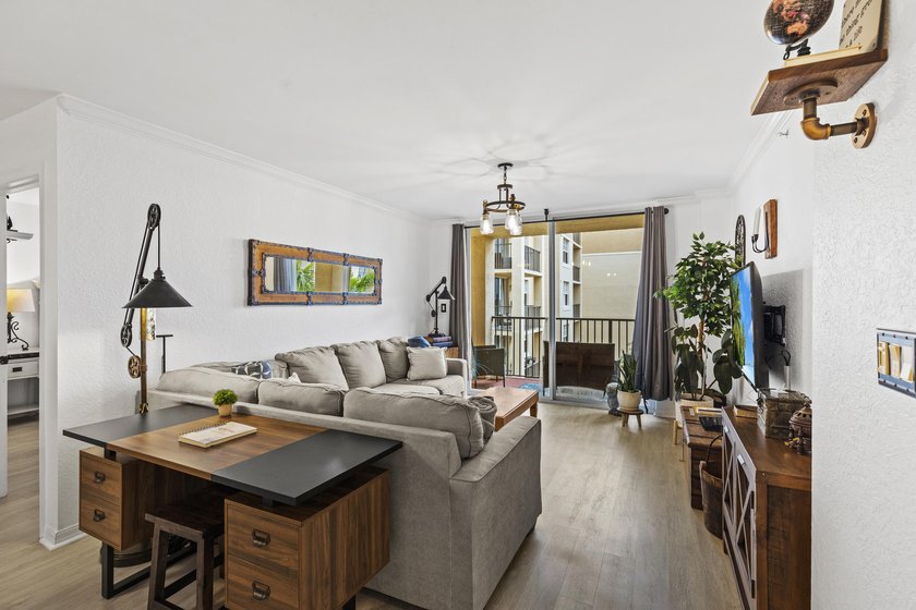 Beautifully maintained residence in the sought-after Flagler - photo 11
