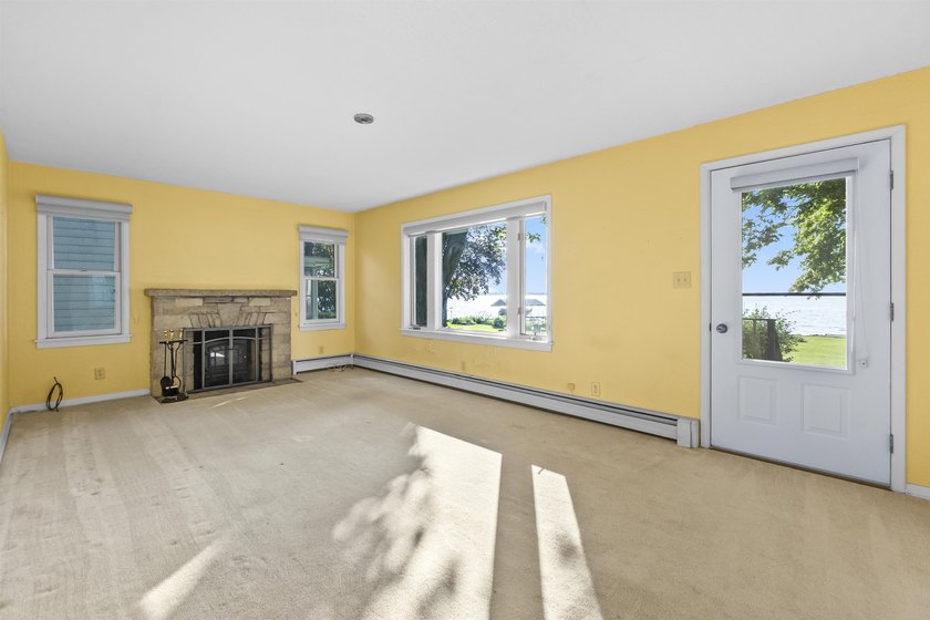 Enjoy lakefront living on the south end of Lake Winnebago! This - photo 12