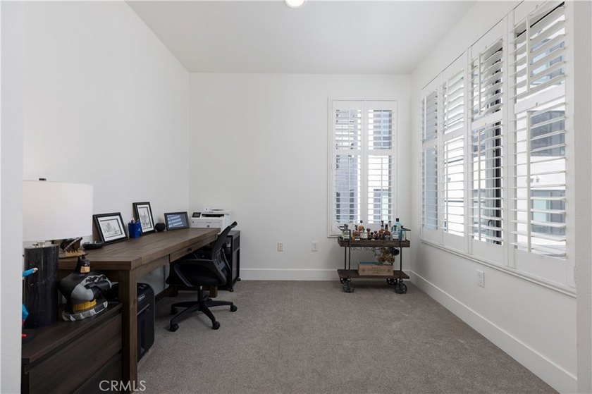 Welcome to 150 The Promenade N #202, a fully renovated - photo 17