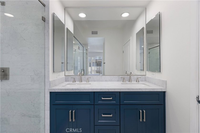 Welcome to 150 The Promenade N #202, a fully renovated - photo 18