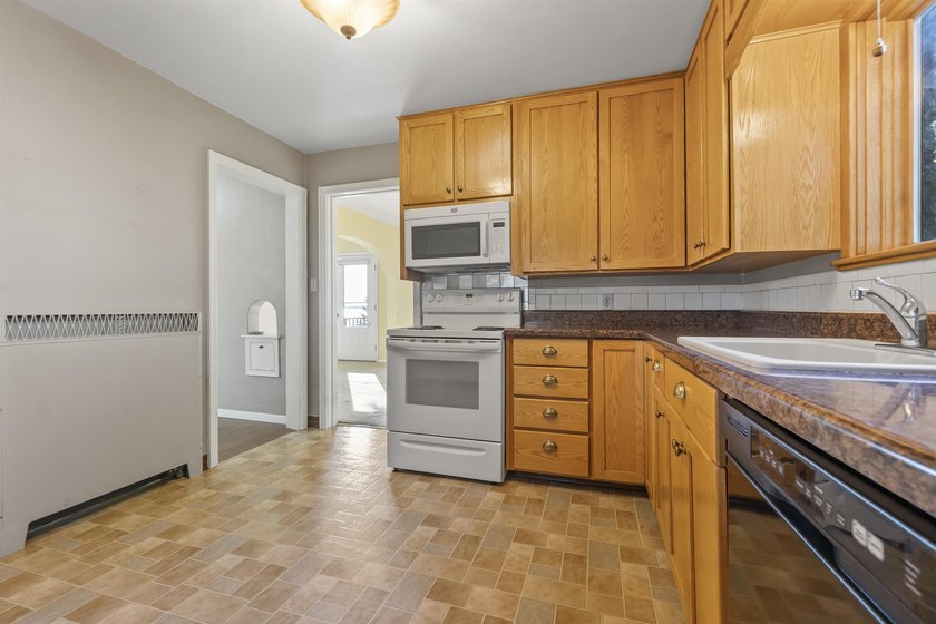 Enjoy lakefront living on the south end of Lake Winnebago! This - photo 19