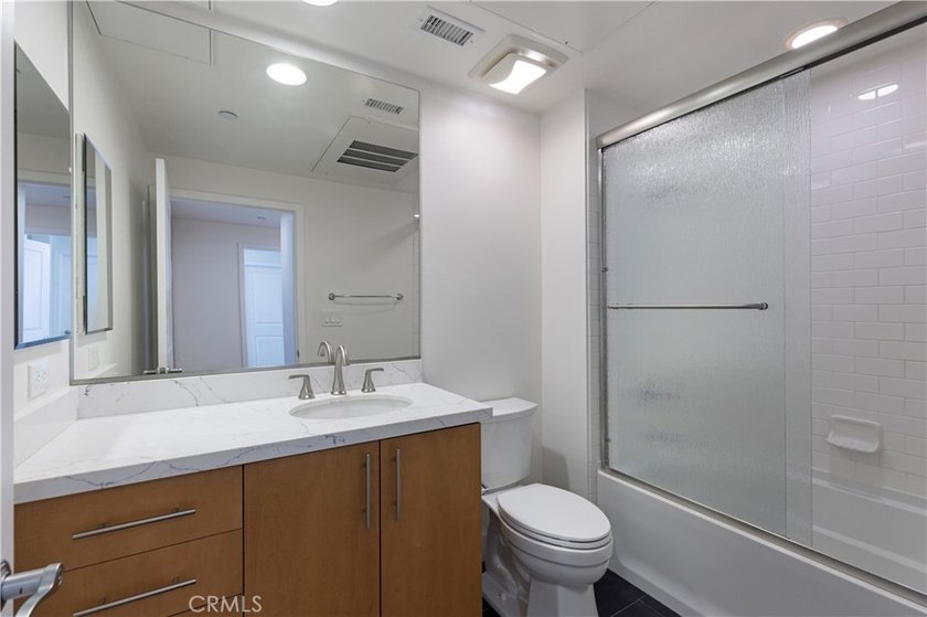 Welcome to 150 The Promenade N #202, a fully renovated - photo 21