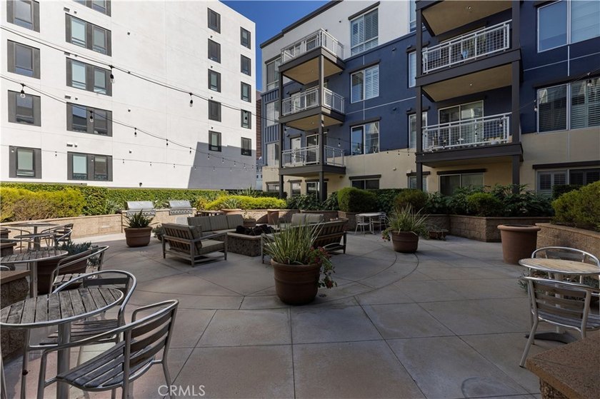 Welcome to 150 The Promenade N #202, a fully renovated - photo 28