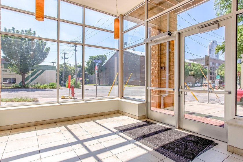 Nestled near the heart of Minneapolis, this beautiful 3rd floor - photo 28