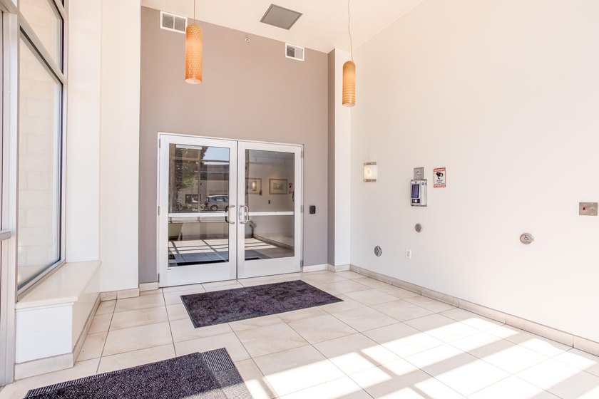 Nestled near the heart of Minneapolis, this beautiful 3rd floor - photo 29