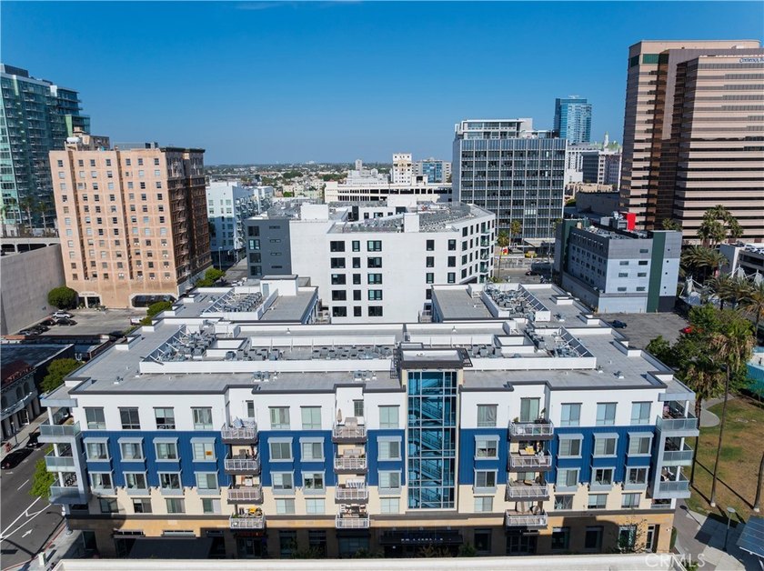 Welcome to 150 The Promenade N #202, a fully renovated - photo 32