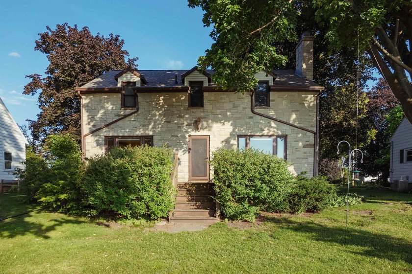 Enjoy lakefront living on the south end of Lake Winnebago! This - photo 33