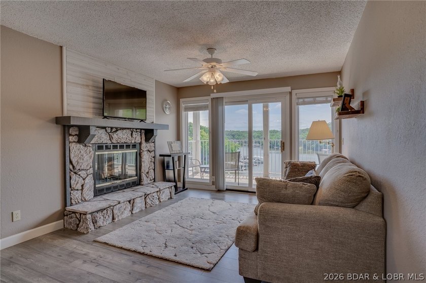 Imagine waking up to spectacular lake views every day in this - photo 8