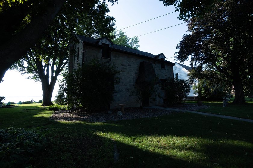 Enjoy lakefront living on the south end of Lake Winnebago! This - photo 38