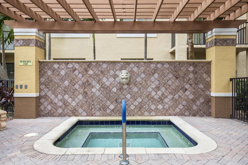 Beautifully maintained residence in the sought-after Flagler - photo 40