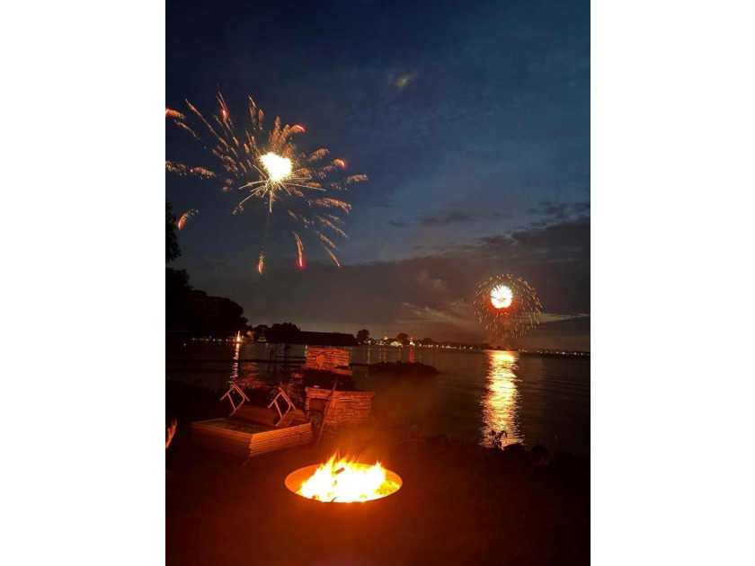 Enjoy lakefront living on the south end of Lake Winnebago! This - photo 44