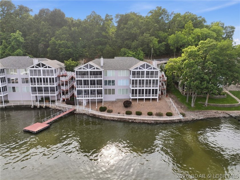 Rare opportunity to own a top-floor condo at Horizons - photo 2