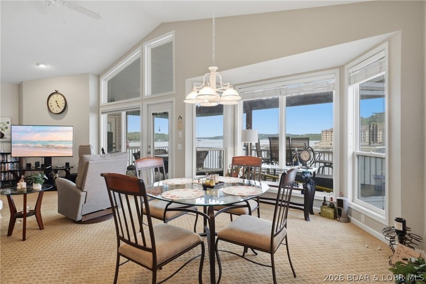 Rare opportunity to own a top-floor condo at Horizons - photo 3