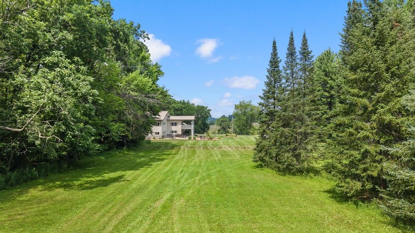Discover a one-of-a-kind Sauk County Barndominium offering over - photo 13