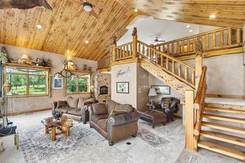 Discover a one-of-a-kind Sauk County Barndominium offering over - photo 17