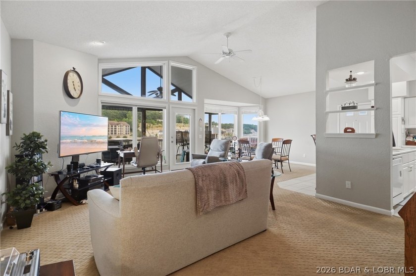 Rare opportunity to own a top-floor condo at Horizons - photo 10