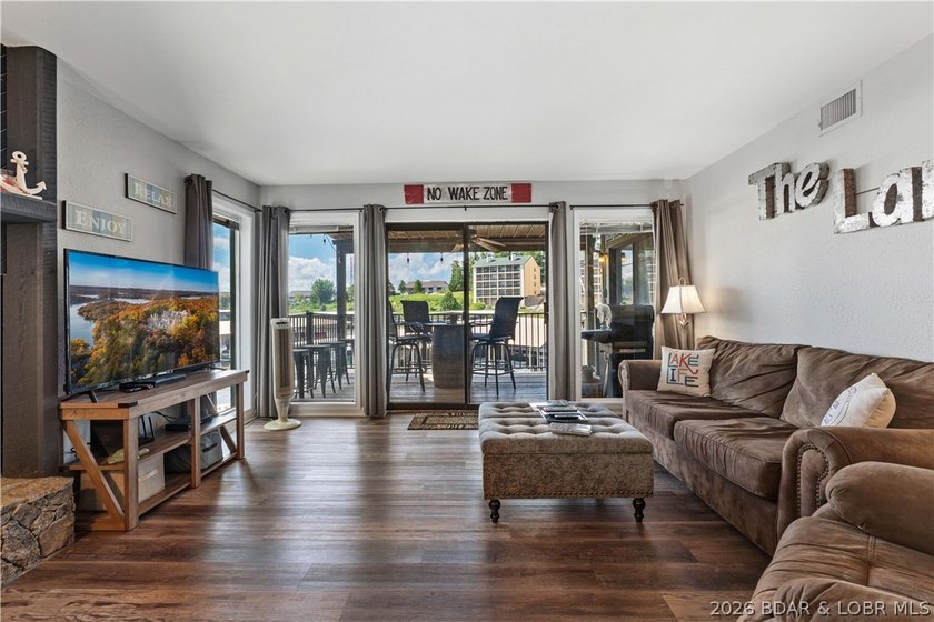 Lake life is easy at Southwood Shores! This 2 bedroom, 2 - photo 6