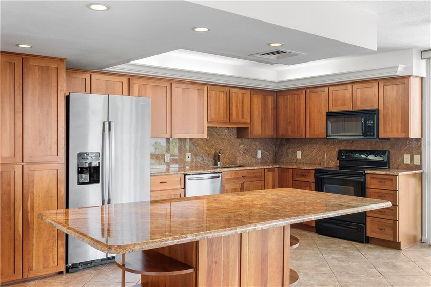 Virtually Staged. Beautiful Monte Carlo Towers 7th floor unit - photo 11