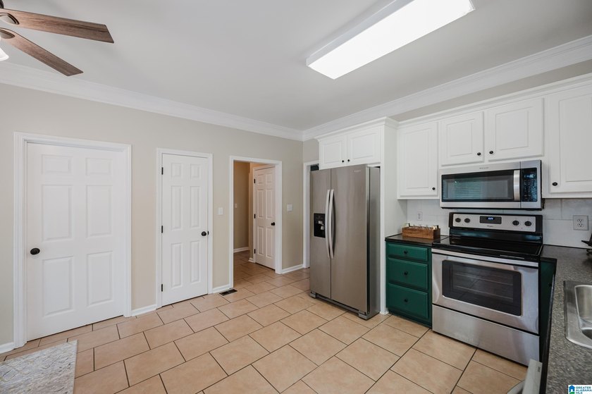 Located in a prestigious lake community &amp; zoned to the highly - photo 16