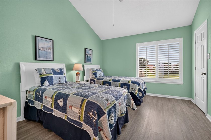 Prestigious Key Allegro Waterfront Condo - Turnkey Investment &amp; - photo 18