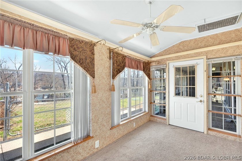 Welcome to your private lake-view retreat at 33268 Greenwood Rd! - photo 9