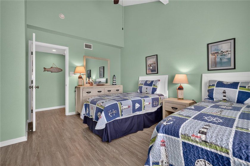 Prestigious Key Allegro Waterfront Condo - Turnkey Investment &amp; - photo 19