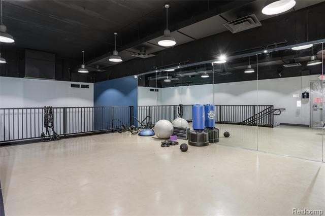 PRICED AGGRESSIVELY FOR A QUICK SALE! MOTIVATED SELLER! - photo 32