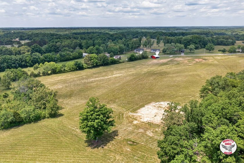 Positioned in a peaceful country setting near the city limits of - photo 15
