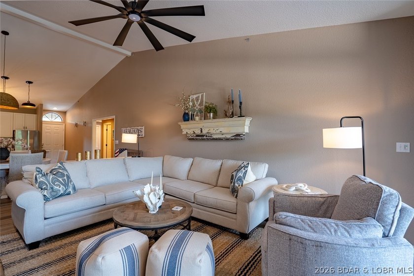 This top-floor Lazy Days condo shows like brand new and is being - photo 10