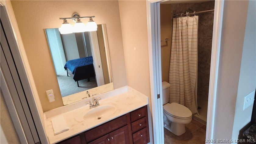 TURNKEY!! 2 bedroom, 2 bath condo at The Willows at the Lake! - photo 10
