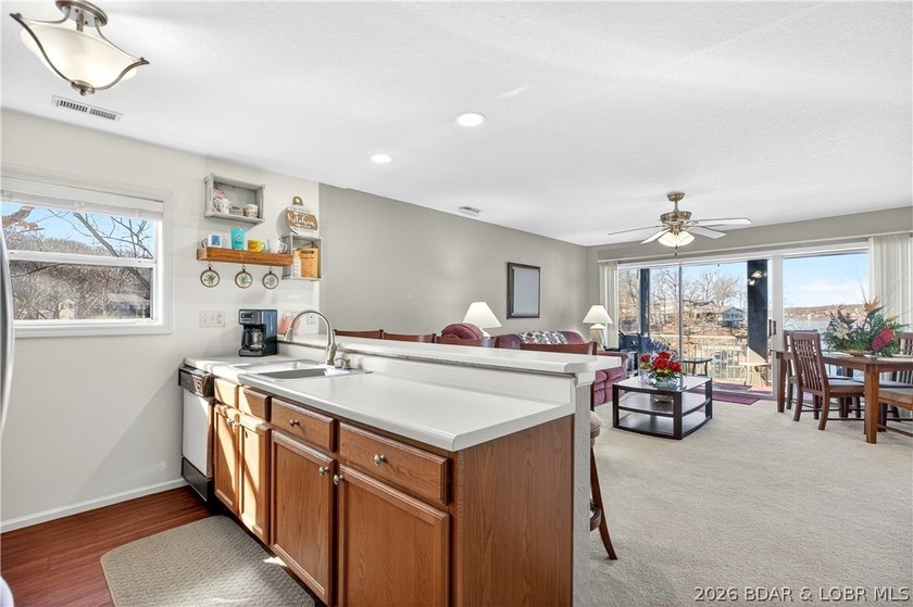 Welcome to 312 Windsor Bay #2A! This beautifully furnished - photo 7