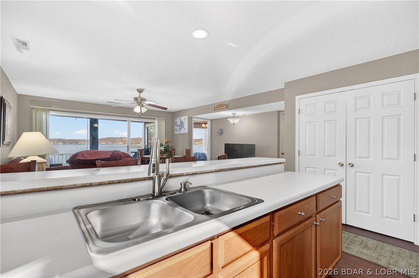 Welcome to 312 Windsor Bay #2A! This beautifully furnished - photo 9