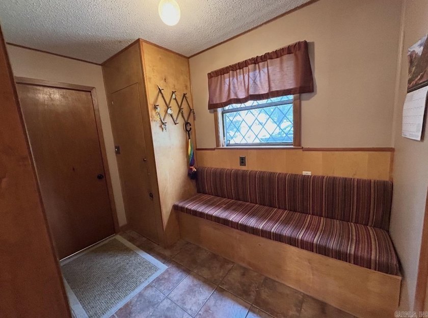This Greers Ferry Lake area home retreat, is just 3.3 miles to - photo 14